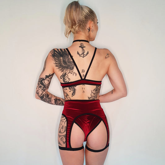 Flamenca Garter Belt